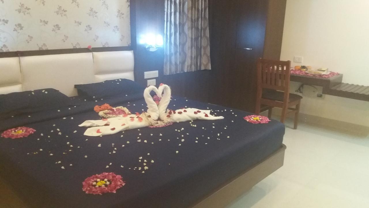 Kr Residency Hotel Kānādukāttān Ruang foto