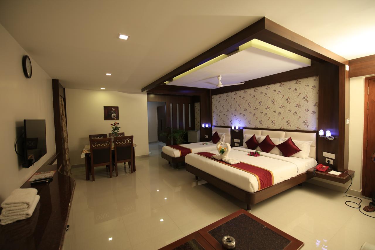 Kr Residency Hotel Kānādukāttān Bagian luar foto