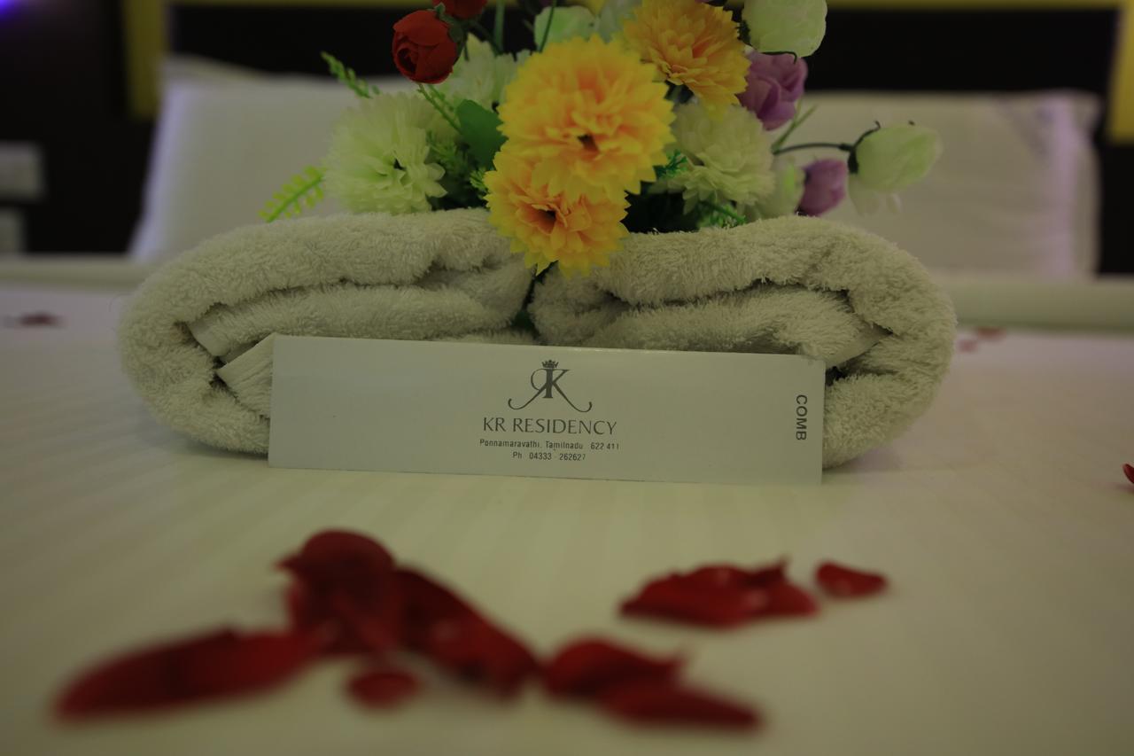 Kr Residency Hotel Kānādukāttān Bagian luar foto