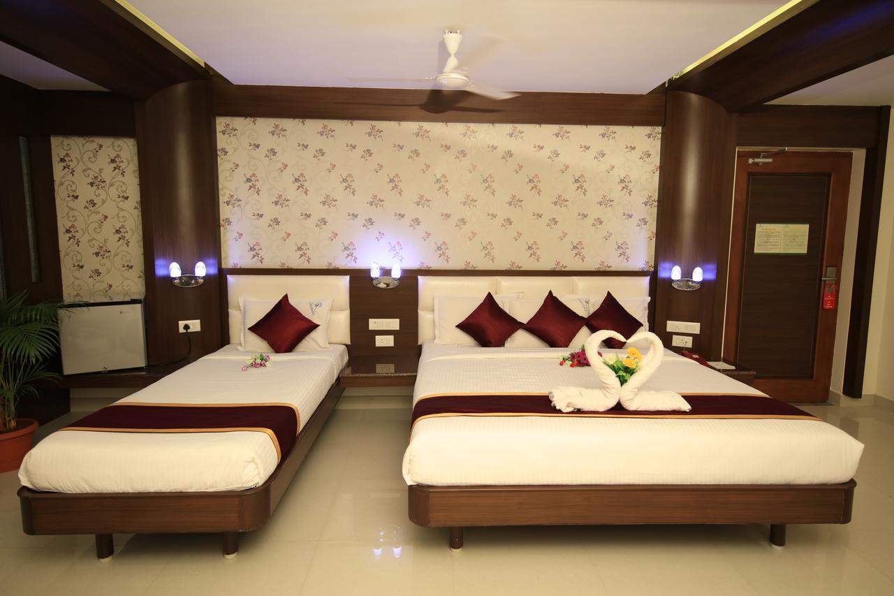 Kr Residency Hotel Kānādukāttān Ruang foto