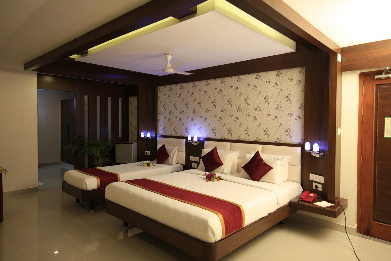 Kr Residency Hotel Kānādukāttān Ruang foto